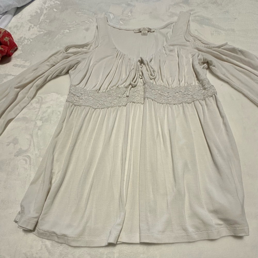 Boston Proper Cream Cold Shoulder Blouse